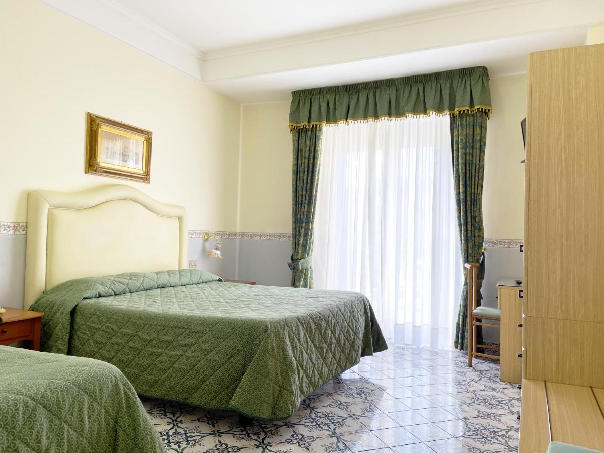 Hotel Reginella Sant'Agata sui due Golfi Ngoại thất bức ảnh