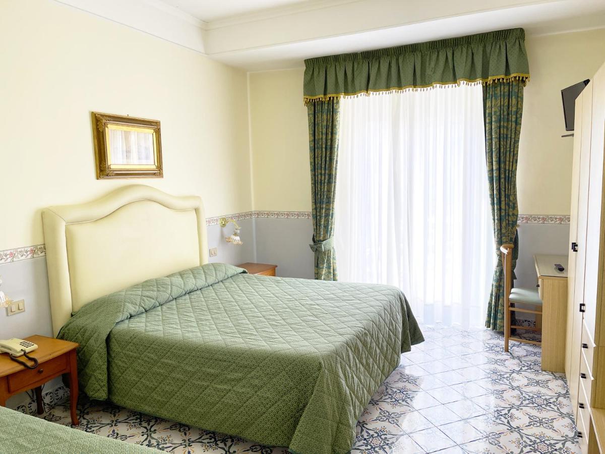 Hotel Reginella Sant'Agata sui due Golfi Ngoại thất bức ảnh