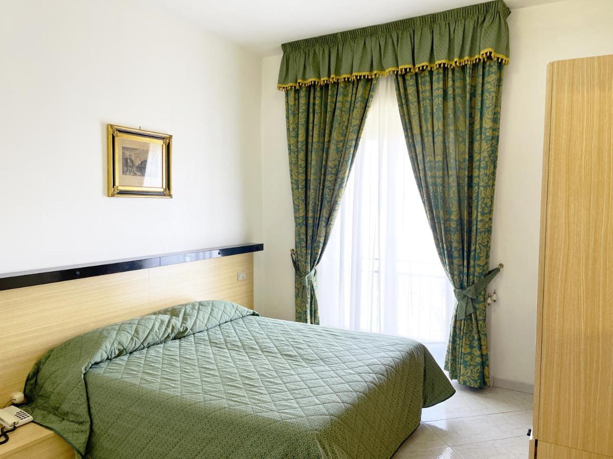 Hotel Reginella Sant'Agata sui due Golfi Ngoại thất bức ảnh