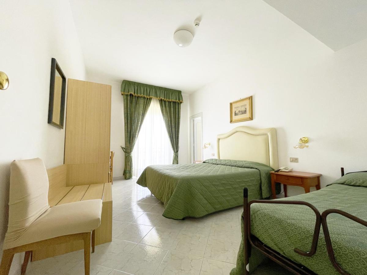 Hotel Reginella Sant'Agata sui due Golfi Ngoại thất bức ảnh