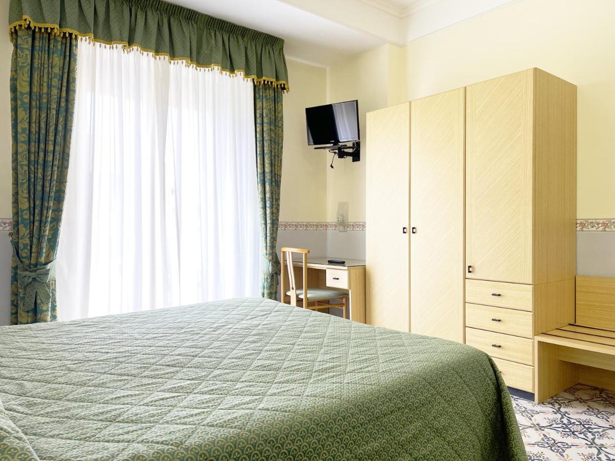 Hotel Reginella Sant'Agata sui due Golfi Ngoại thất bức ảnh