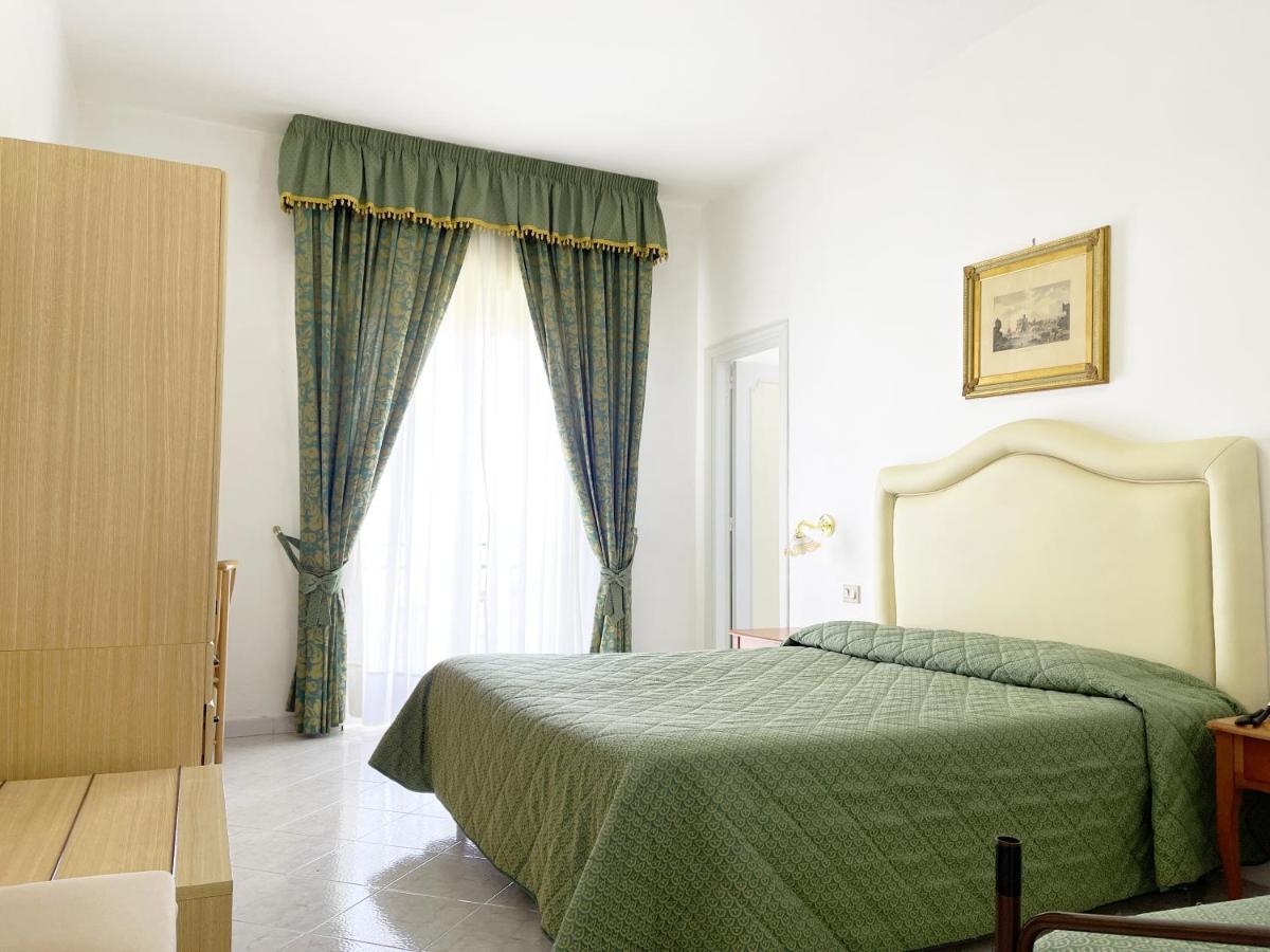 Hotel Reginella Sant'Agata sui due Golfi Ngoại thất bức ảnh