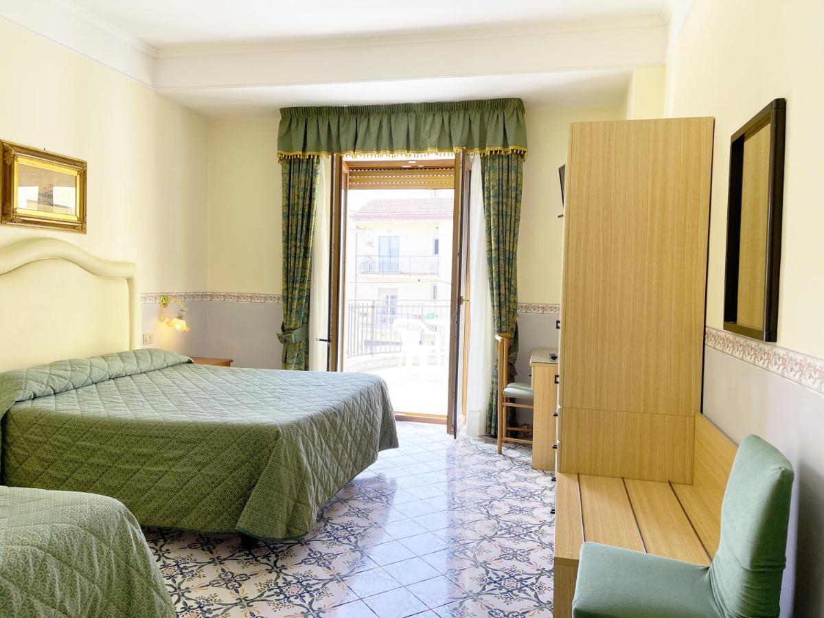 Hotel Reginella Sant'Agata sui due Golfi Ngoại thất bức ảnh